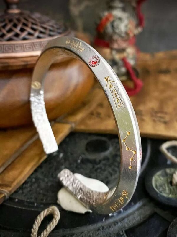 May you always be clear-headed, and may your inner world be hidden within your sleeve.