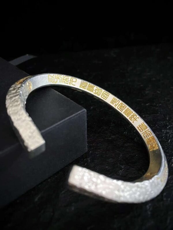 May you always be clear-headed, and may your inner world be hidden within your sleeve.