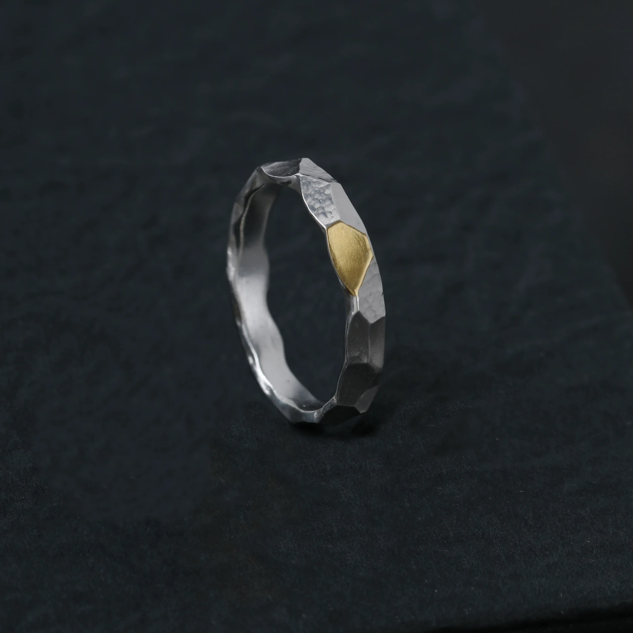 Shou Yi Ring in Women’s Style