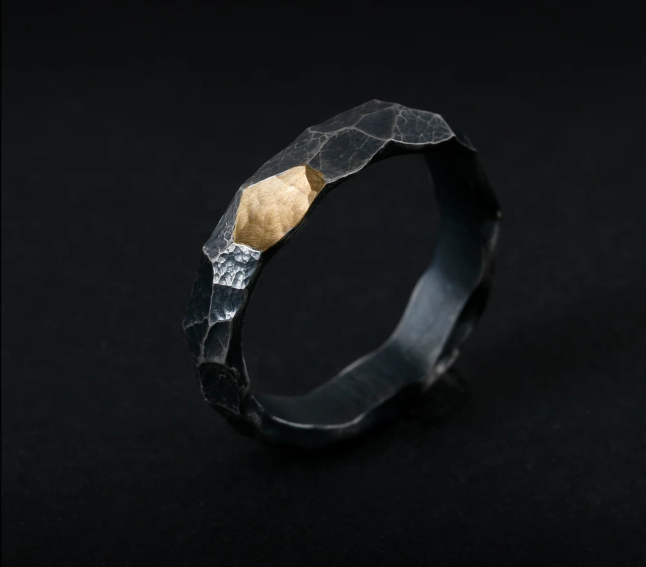 Shou Yi Ring in Men’s Style