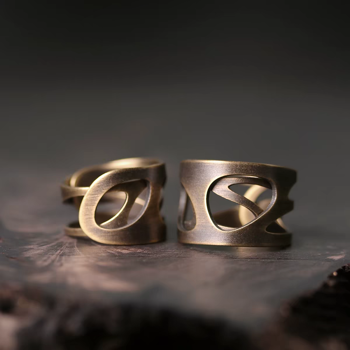 Wuji Xuanji (无极·玄机) Brass Openwork Ring - Image 4